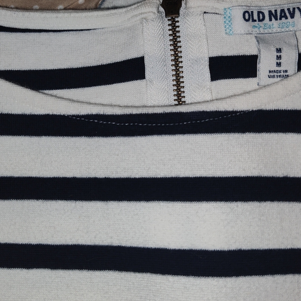 Old Navy Women's Sleeveless Striped Peplum Top Size Medium - Picture 5 of 6